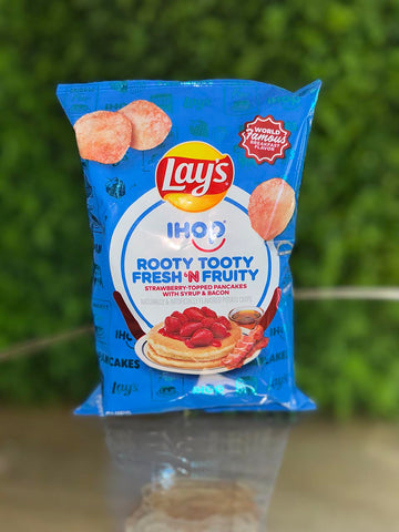 Lay's IHOP Strawberry Pancake w/ Syrup & Bacon Flavor