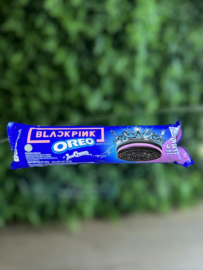 Exclusive Black Pink Oreo Blueberry Ice Cream Flavor (Thailand)