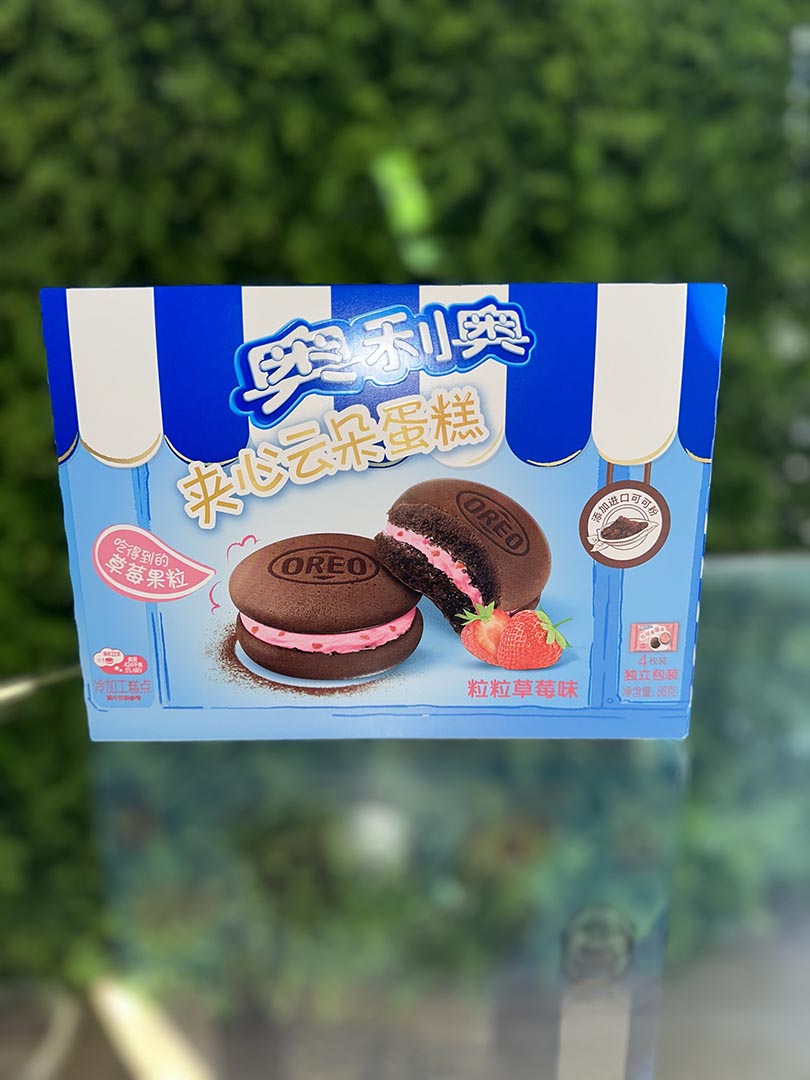 Oreo Cakesters Soft Strawberry Chocolate Sandwich Cakes (China)